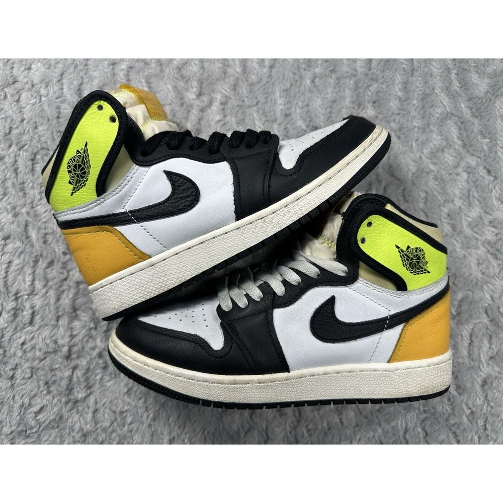 Jordan Air Jordan 1 Retro High OG Kids 5.5Y Volt Gold White Black 575441-118